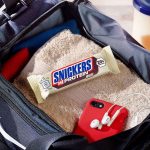 snickers_hi_protein_bar_white_sportsbag